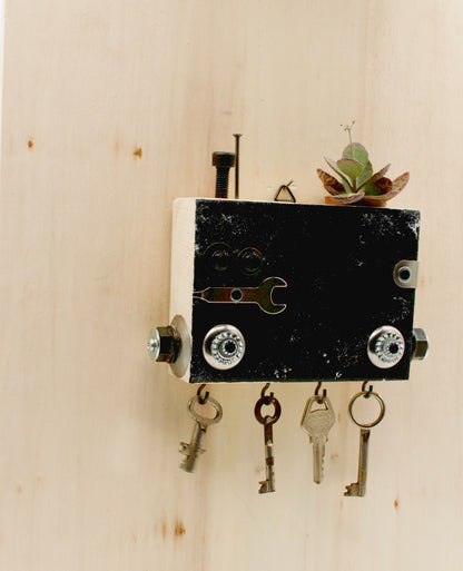 PORTACHIAVI da parete scultura robot fatto a mano