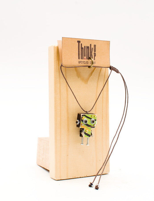 Ciondolino robot in legno tagliato a laser verde e nero con cordino intrecciato marrone collana pendente fatta a mano