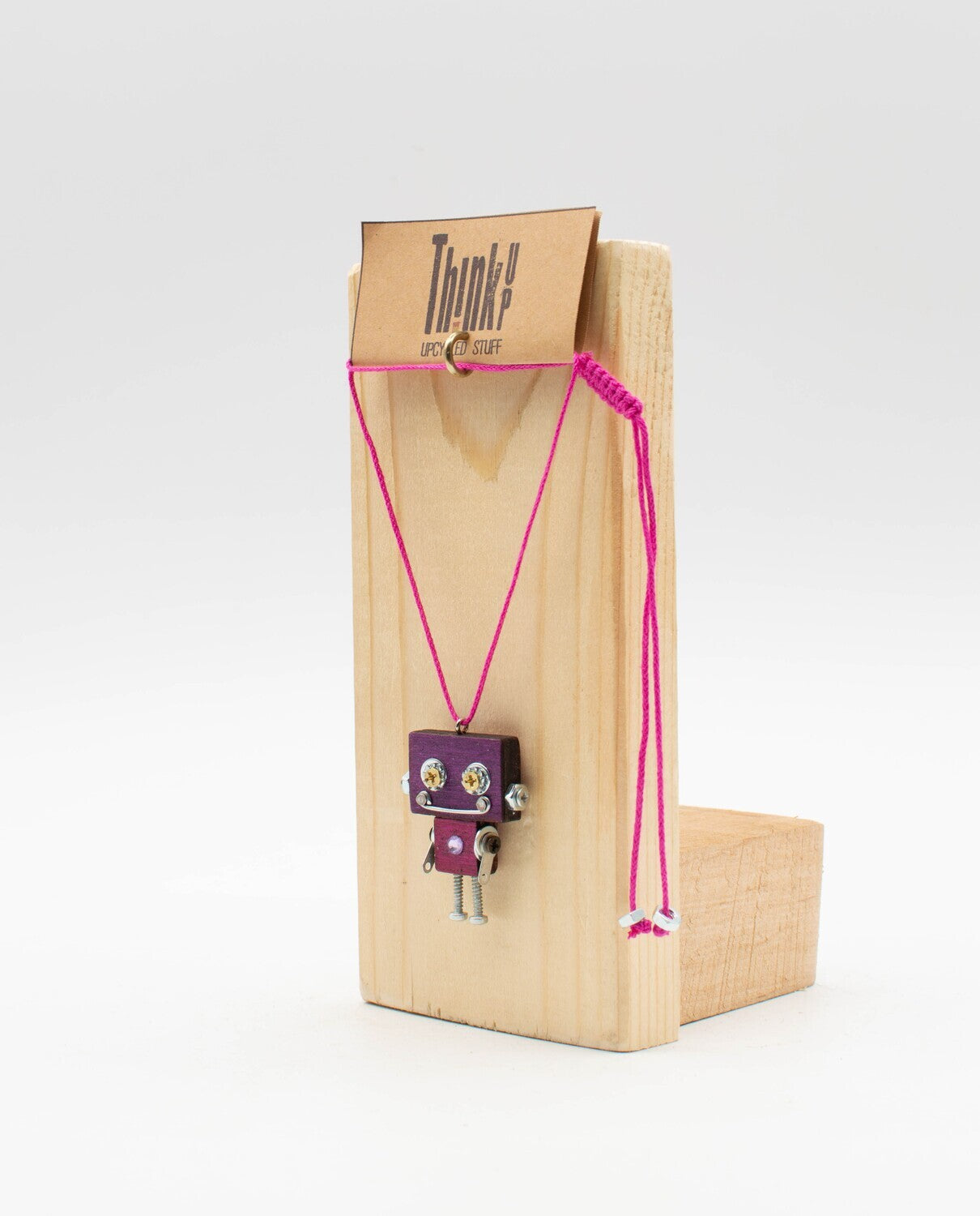 Ciondolino robot in legno tagliato a laser con pendente viola e cordino rosa collana pendente fatta a mano
