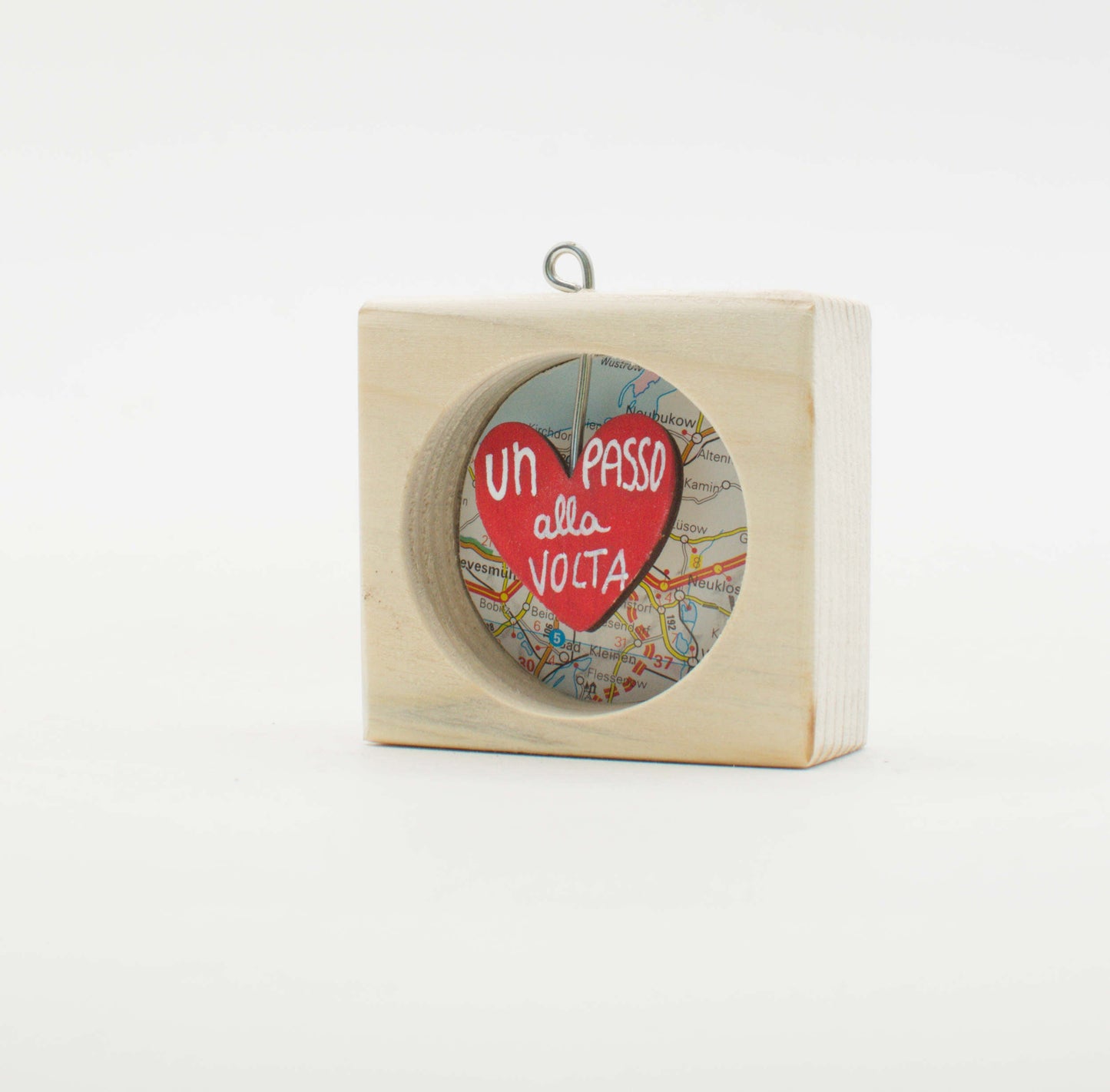 I Sospesi – Piccoli Quadri Artigianali in Legno da Appendere - Love
