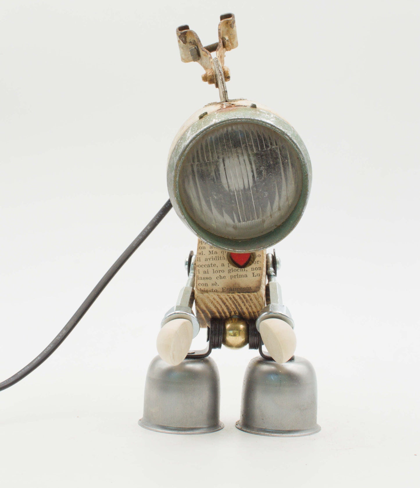 Lampada Robot Wisp in Metallo Riciclato – Fatta a Mano