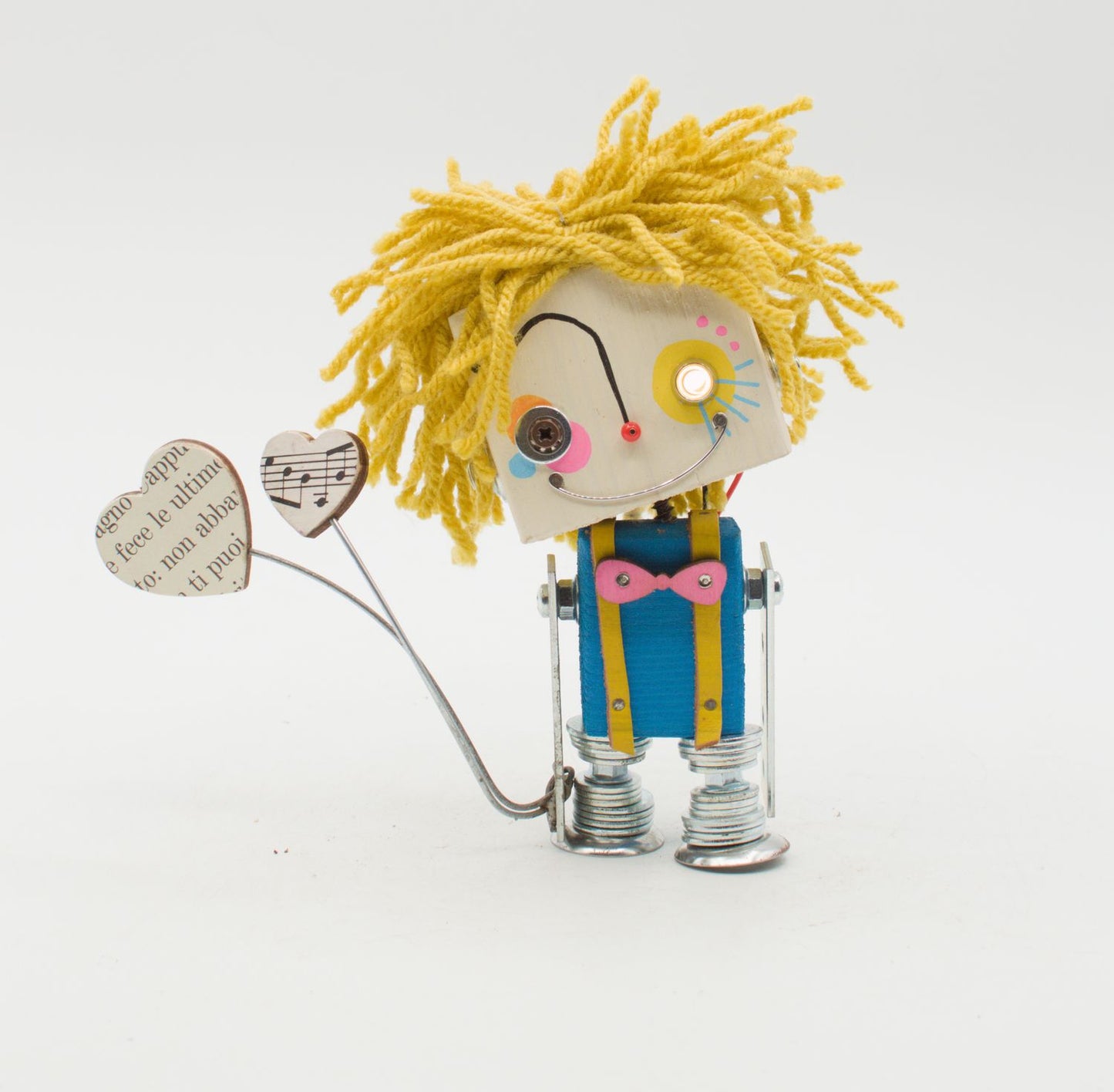 Lampada di legno a batteria stile robot clown fatto a mano con capelli di filo giallo e gambe a molla metallica