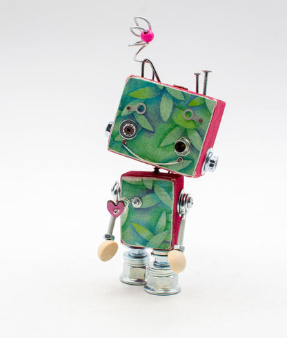 Lampada di legno robot fatta a mano con foglie verdi e dettagli rosa modello illustrazione luce di cortesia