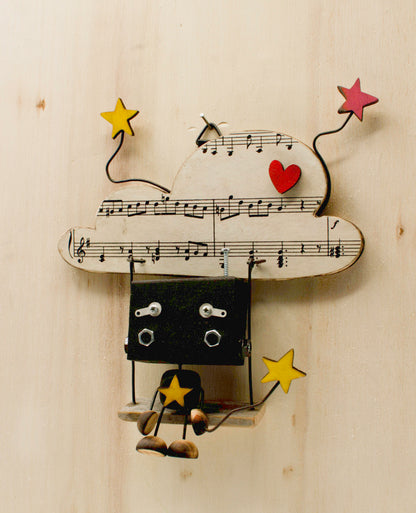 Minibot da appendere scultura robot fatto a mano a forma di nuvola con note musicali cuore rosso e stelle gialle