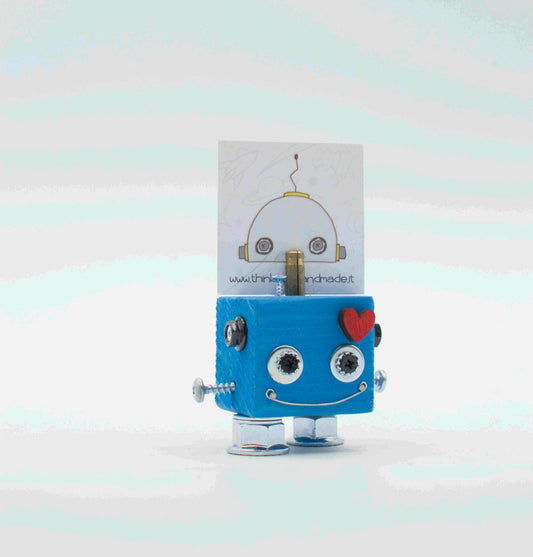 Porta foto da tavolo robot in azzurro chiaro stampato in 3d con occhi mobili cuore rosa e dettagli metallici