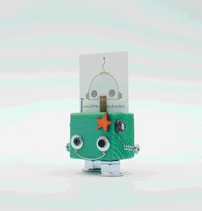 Portafoto da tavolo robot in verde menta con occhi argento e dettagli a stella e bottone fatto a mano