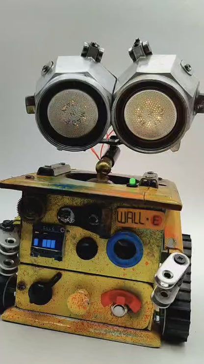 Robot lampada da tavolo stile "WALL E" con suono fatta a mano