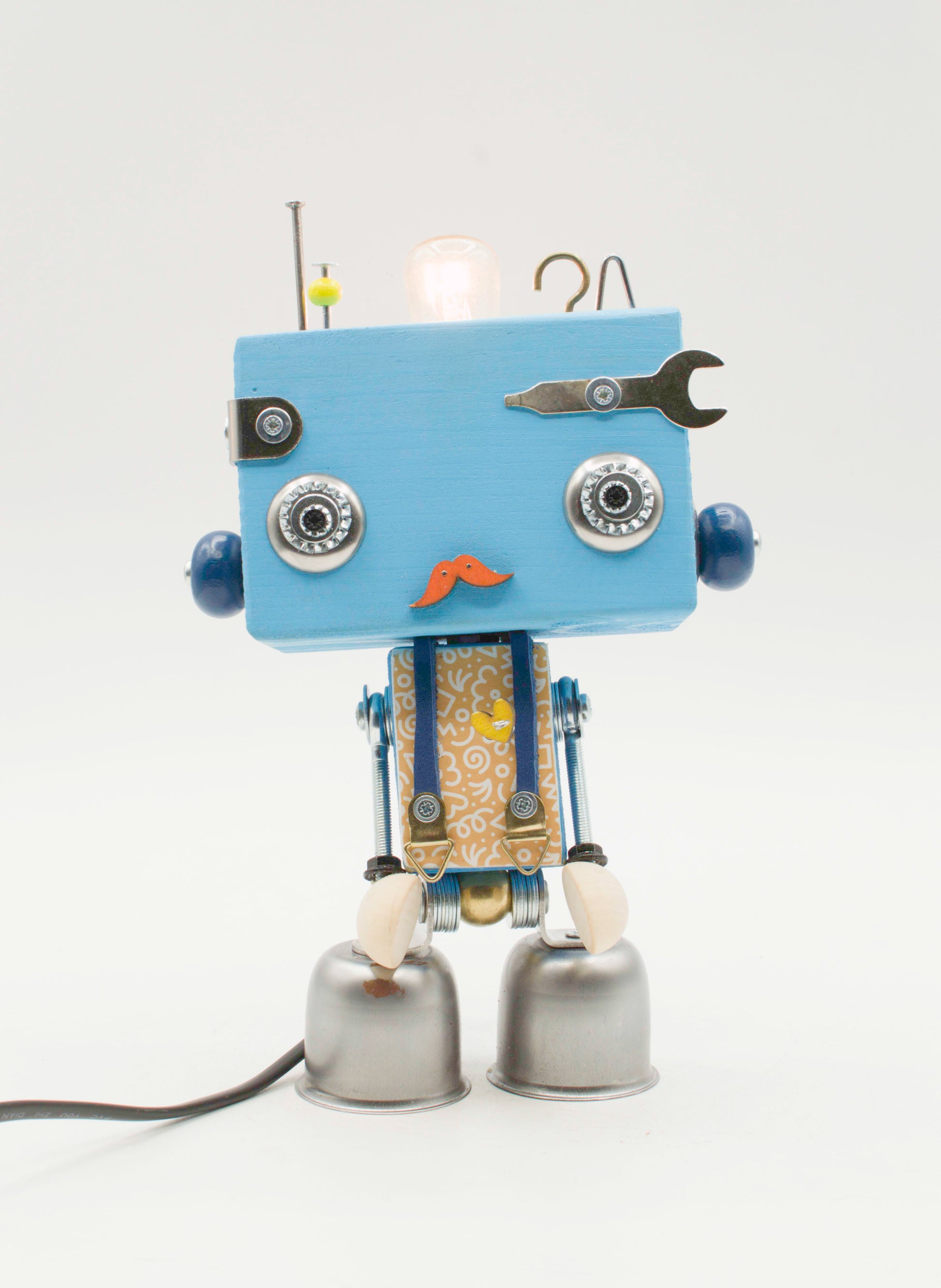Lampada da tavolo robot beat blu retrò con occhi argento, baffi e arti metallici fatta a mano per comodino