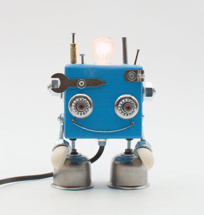 Lampada da tavolo cubot blu con bulbo luminoso metallici e braccia a chiave inglese fatta a mano per comodino