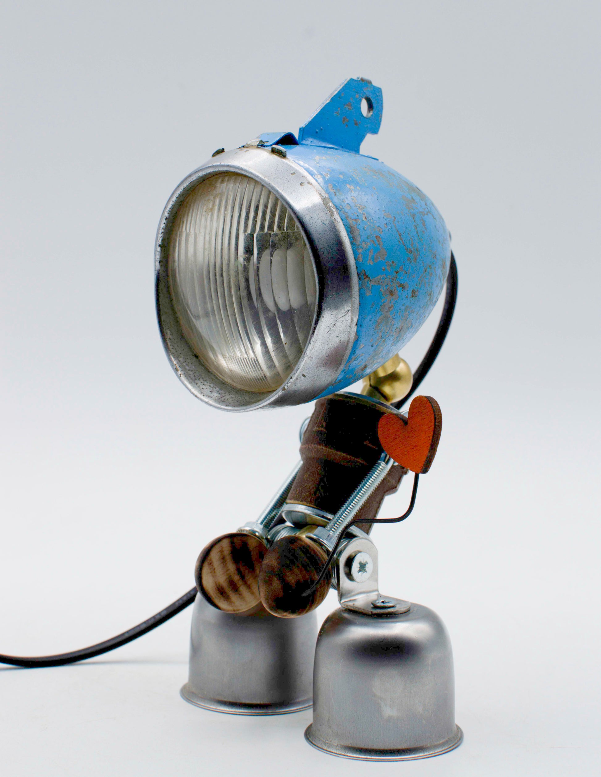 Robot lampada da tavolo stile fanale blu in metallo vintage con gambe e braccia articolate fatte a mano