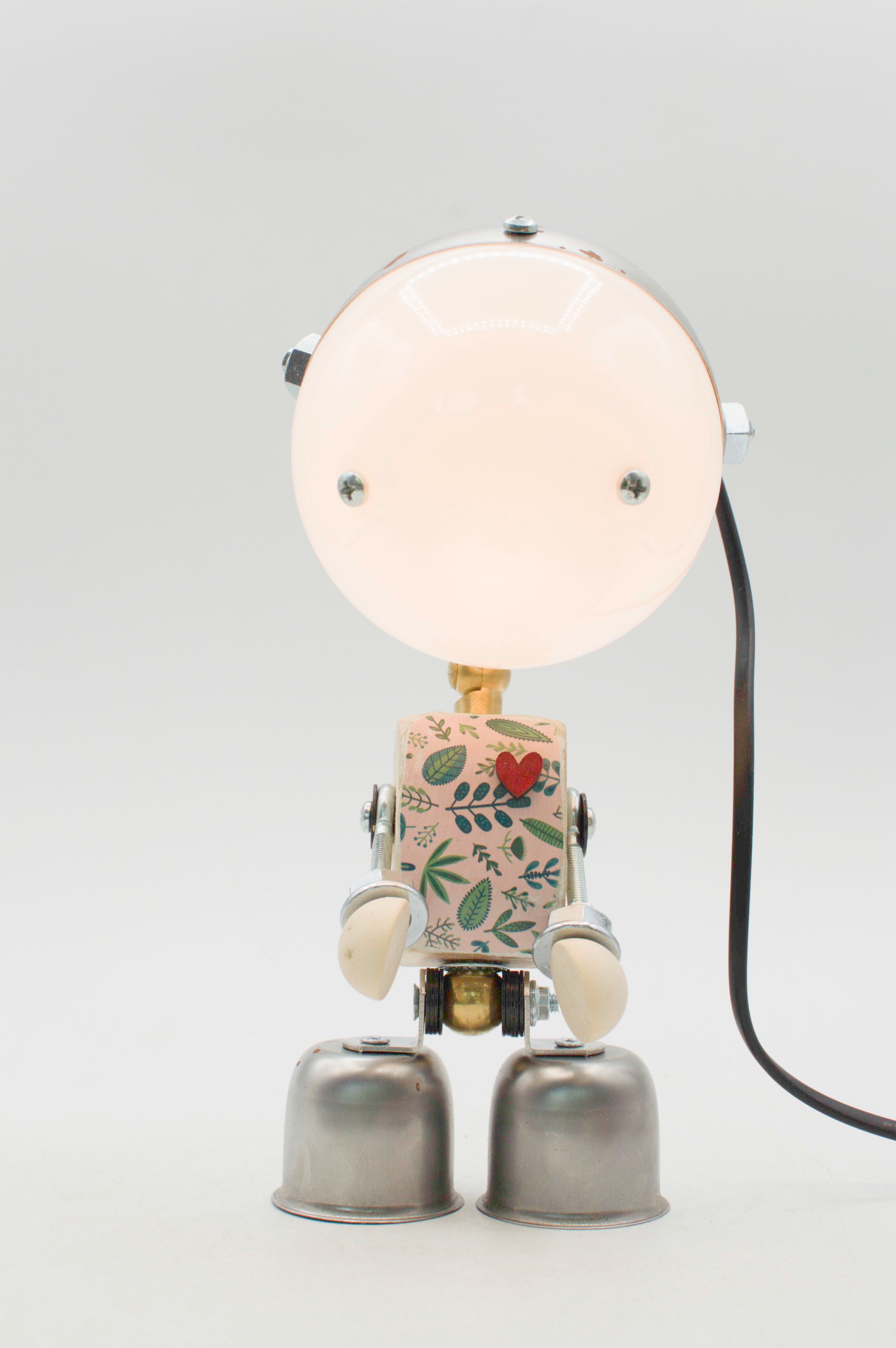 Robot kodama lampada da tavolo stile retro con testa in vetro opalino e corpo in tessuto botanico beige fatta a mano
