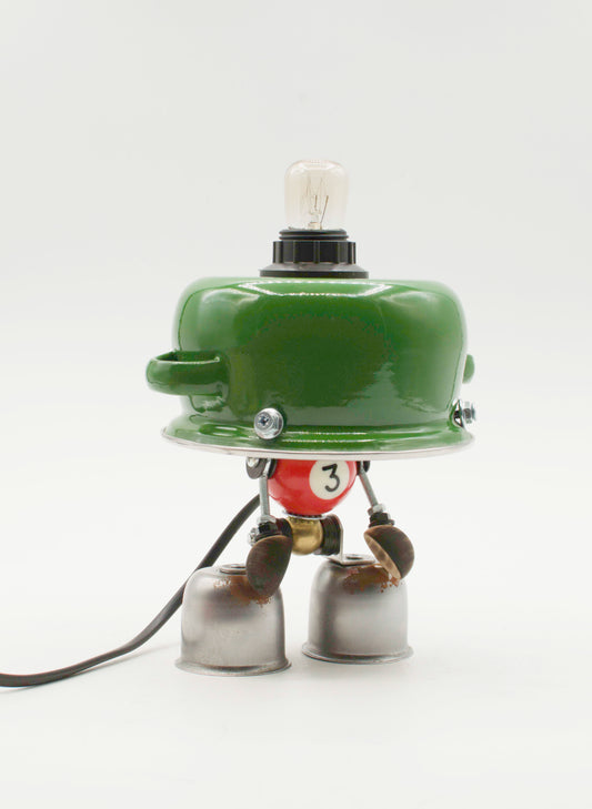 Lampada da tavolo robot stile pentolino verde con corpo a palla da biliardo rossa e gambe metalliche