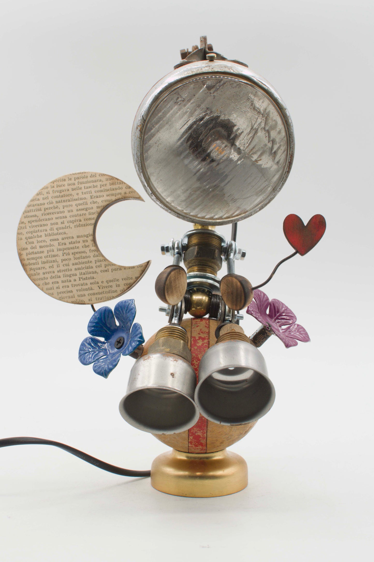 Robot lampada da tavolo stile romantico in metallo ottone e argento con faro tondo vintage e fiori colorati