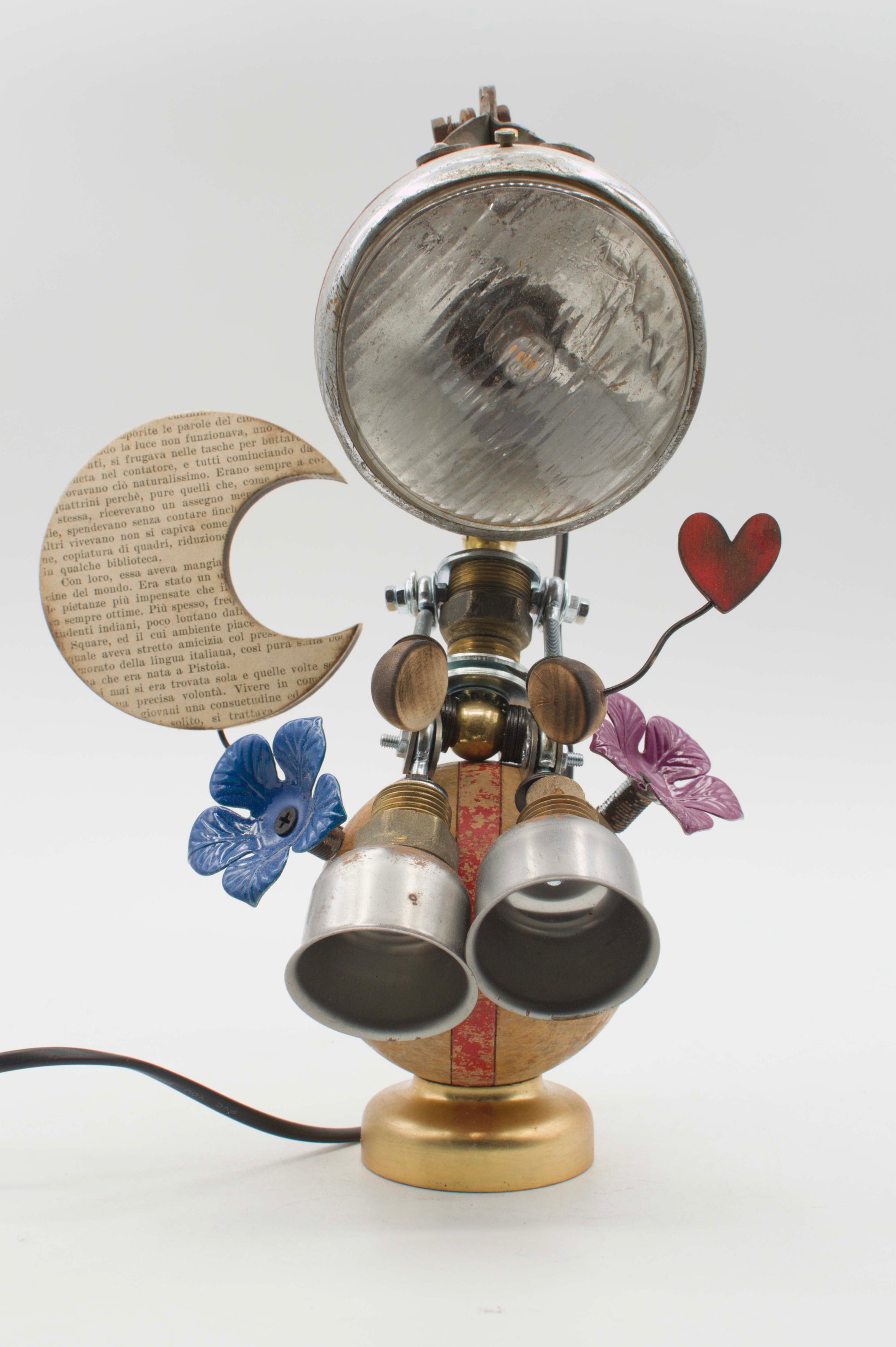 Robot lampada da tavolo stile romantico in metallo ottone e argento con faro tondo vintage e fiori colorati