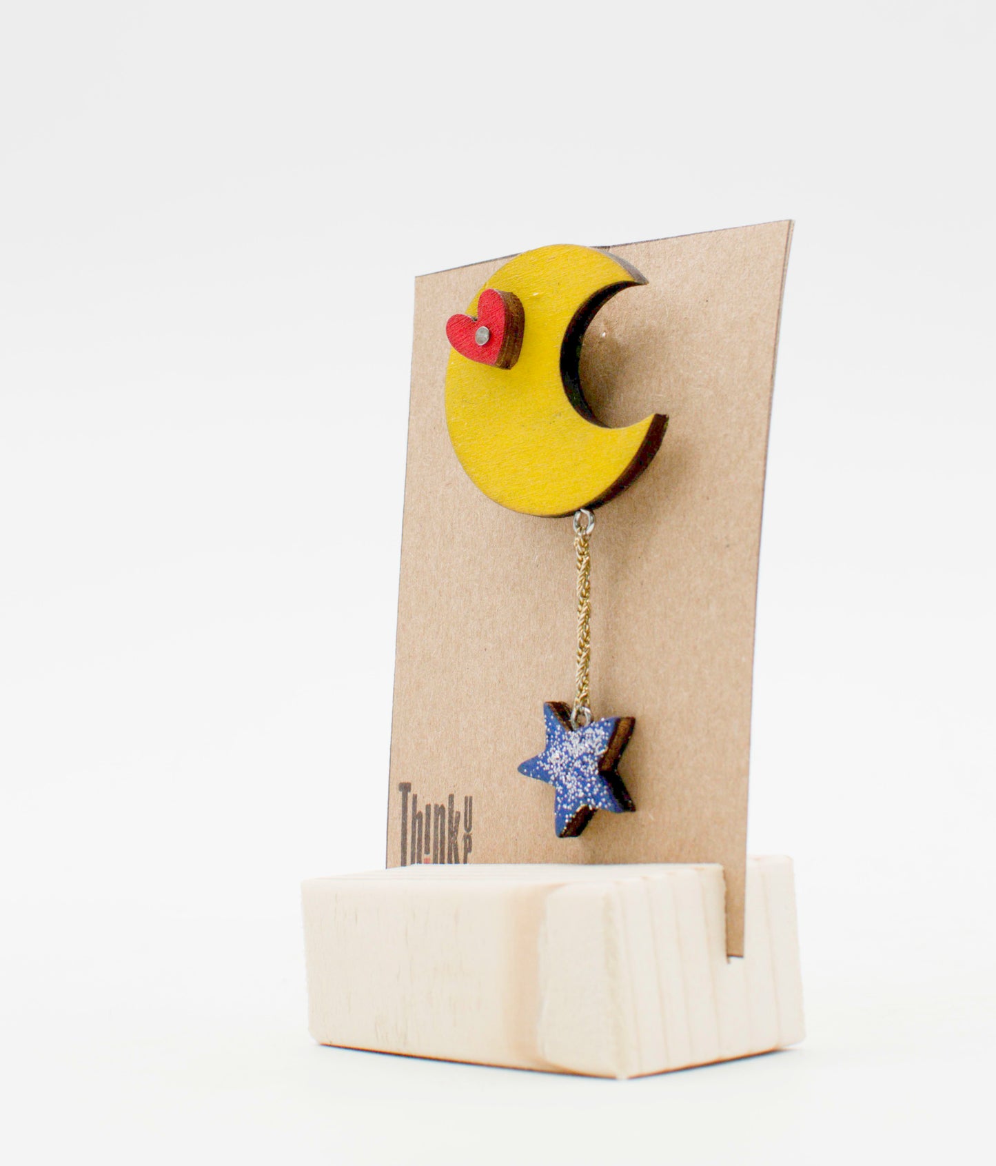 Spilla in legno tagliato laser pezzo unico con luna gialla, cuore rosso e stella viola glitter spilla robot fatta a mano edizione limitata