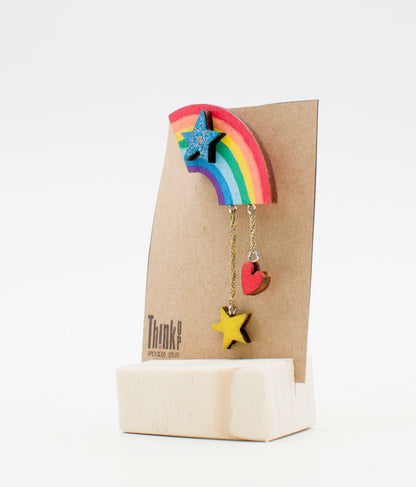 Spilla robot pezzo unico in legno tagliato a laser a forma di arcobaleno con stella glitterata blu e ciondoli colorati