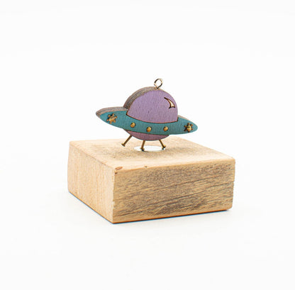 Spilla robot in legno tagliato a laser color viola e teal con accenti dorati fatta a mano